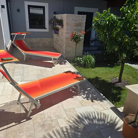 Lejlighed Stilvolles Mit Terrasse Garten Und Whirlpool Simbach am Inn