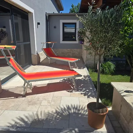Lejlighed Stilvolles Mit Terrasse Garten Und Whirlpool *